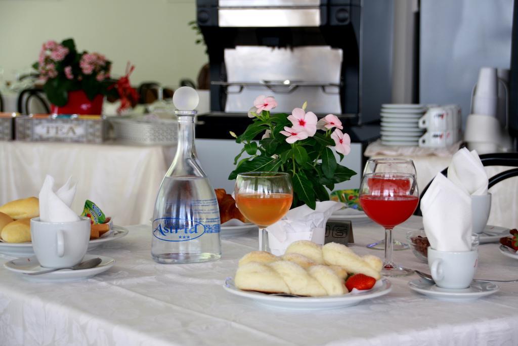Hotel Astrid Τσέρβια Εξωτερικό φωτογραφία