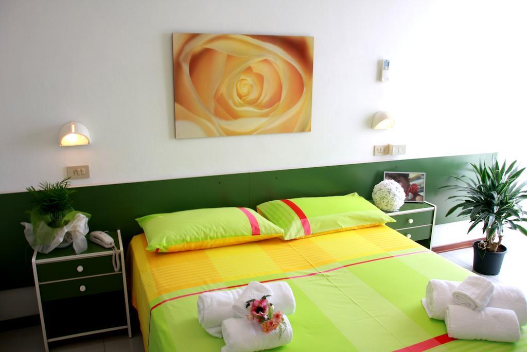 Hotel Astrid Τσέρβια Δωμάτιο φωτογραφία