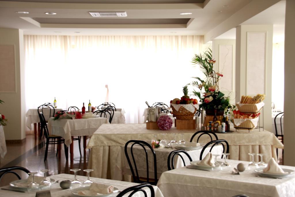 Hotel Astrid Τσέρβια Εξωτερικό φωτογραφία